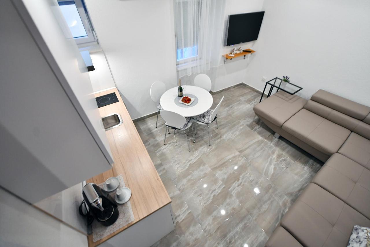 Apartment Lavanda - Suite シニ エクステリア 写真